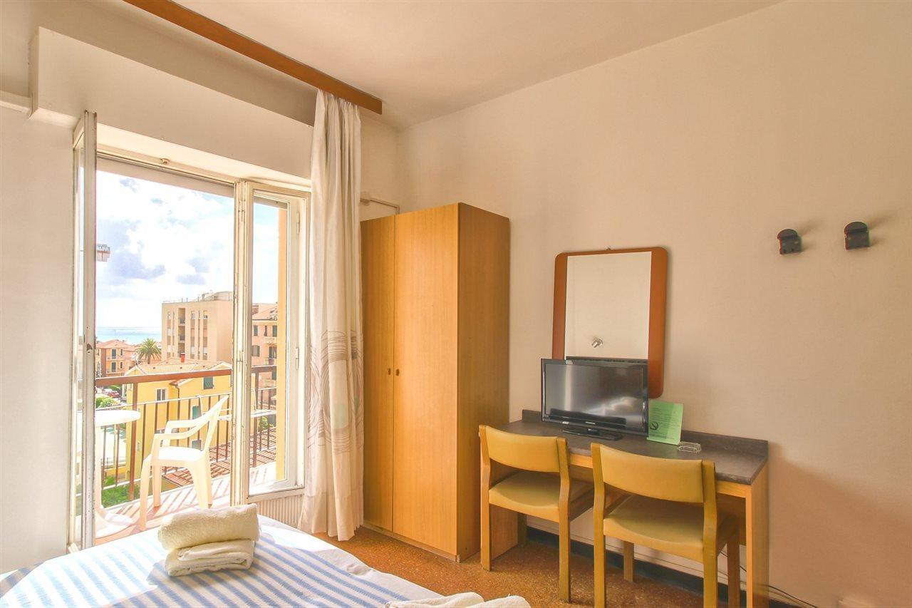 Hotel Minerva Пиетра Лигуре Екстериор снимка